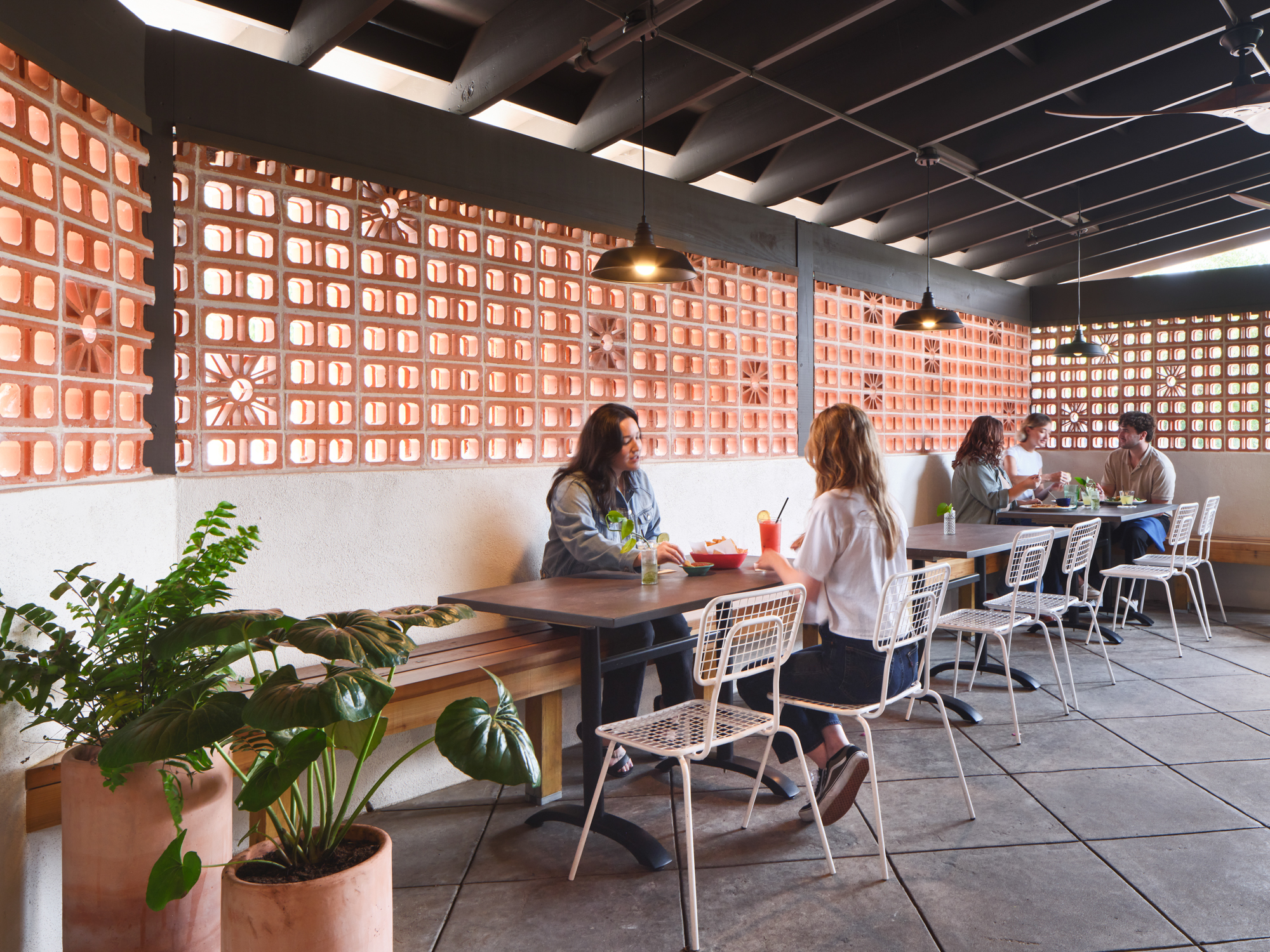 Serranos Lakeline Seating